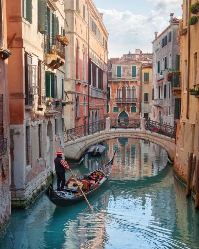 Venice,Canal,And,Buildings,,Italy